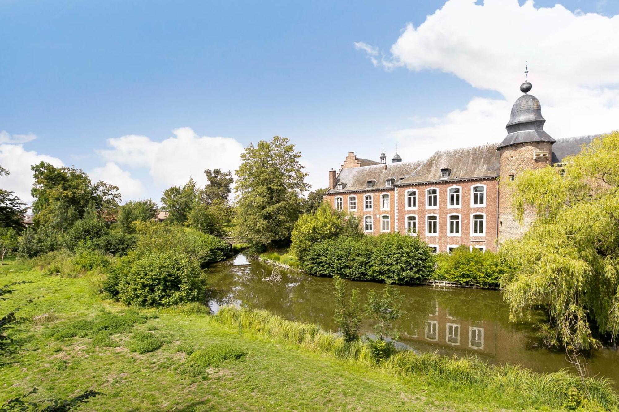 Chateau De Looz Exteriér fotografie